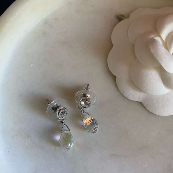 Swarovski Aurora Borealis style earrings - Picture 6 of 16